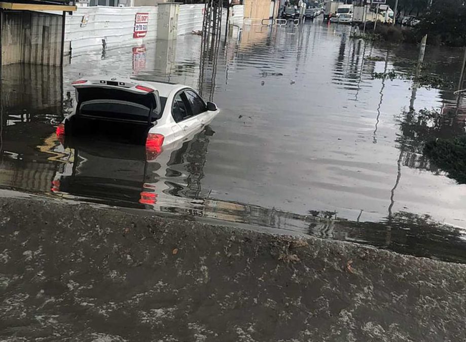 Operaciones de rescate en Israel tras inundaciones