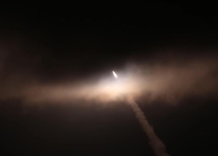 Rusia prueba misil hipersónico 'Tsirkon' “con éxito”