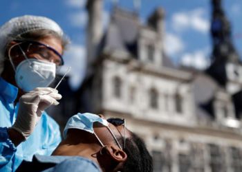 Francia confirma su primer caso de la nueva cepa del coronavirus