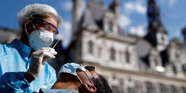 Francia confirma su primer caso de la nueva cepa del coronavirus