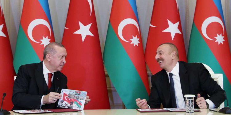 Azerbaiyán trata de mejorar las relaciones entre Israel y Turquía