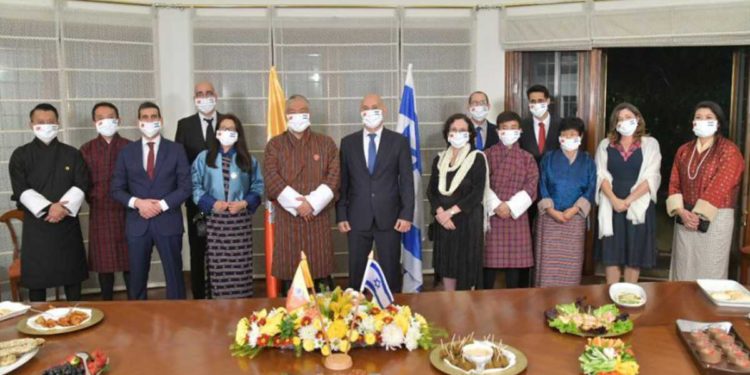 Israel normaliza sus vínculos con Bután