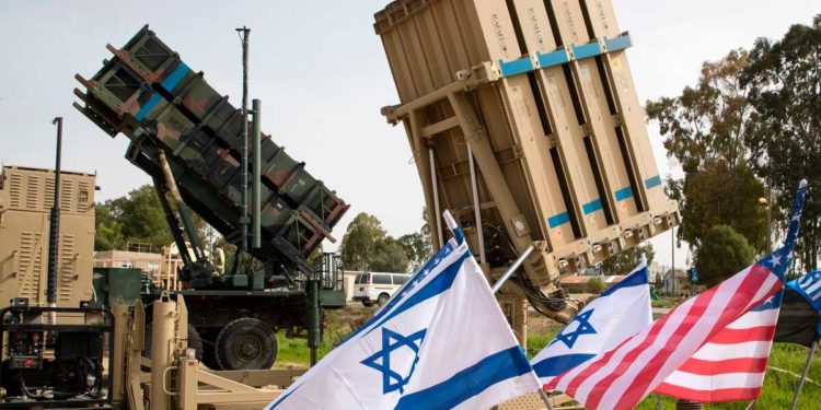 Ciudad ucraniana de Mariupol comprará el sistema de defensa Cúpula de Hierro de Israel