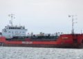 Autoridades libanesas liberan barco de combustible en ruta a Siria