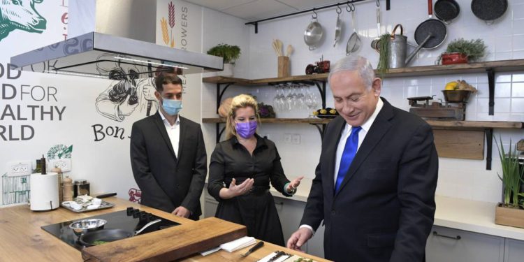Netanyahu prueba carne cultivada en laboratorio: “No hay diferencia”