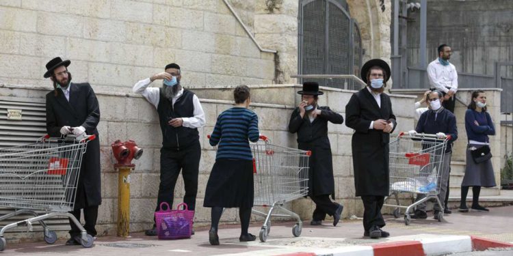 Comunidades ortodoxa y árabe de Israel son los que menos se vacunan