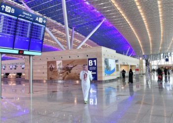 Arabia Saudita suspende vuelos internacionales tras nueva mutación del coronavirus