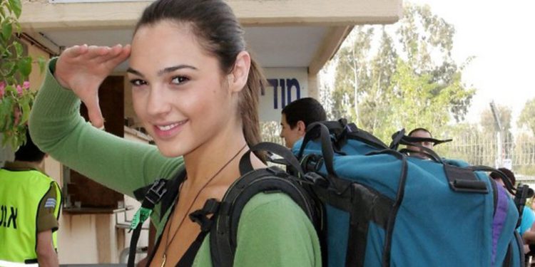 Gal Gadot atacada por su servicio en el ejército de Israel