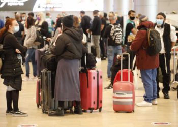 Israelí retenido en aeropuerto de Dubái por pasaporte palestino