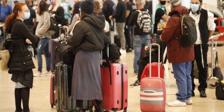 Israelí retenido en aeropuerto de Dubái por pasaporte palestino