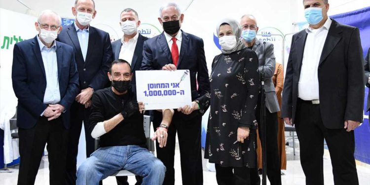 El vacunado 1 millón en Israel estuvo condenado por asesinato