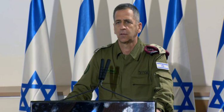 Jefe de las FDI presenta como “muy probable” que fuego errante israelí mató a Abu Akleh
