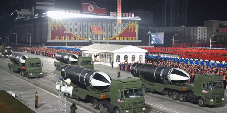 Corea del Norte lanzó dos proyectiles