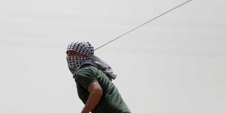 Israelí atacado por árabes en Samaria