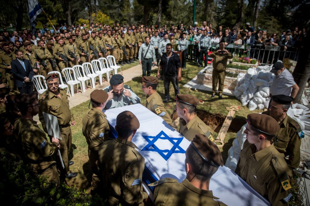 El suicidio fue la principal causa de muerte en las FDI en 2020