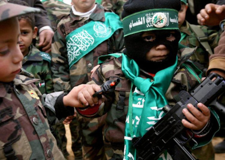 Hamás sigue reclutando niños soldados: ¿Dónde está la condena internacional?