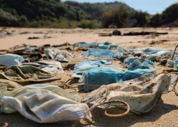 Startup israelí convierte máscaras faciales usadas en material ecológico