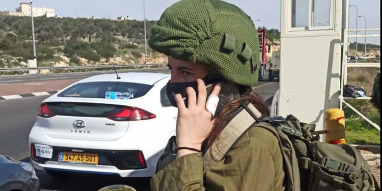 Una soldado de las FDI frustra ataque terrorista en Samaria