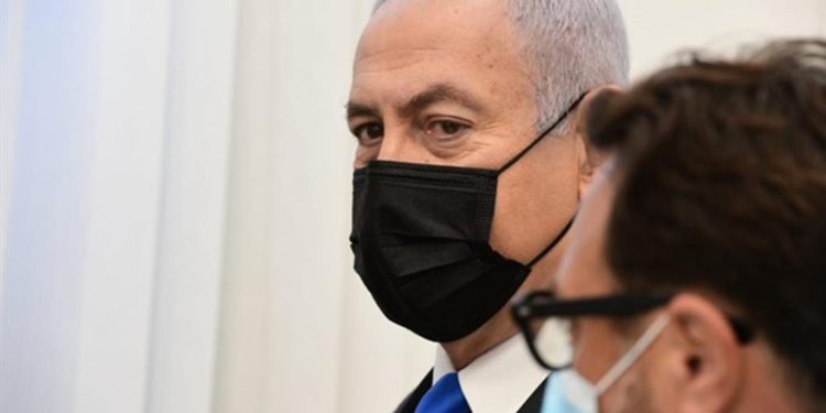 Netanyahu comparece ante el tribunal para negar los cargos en su contra