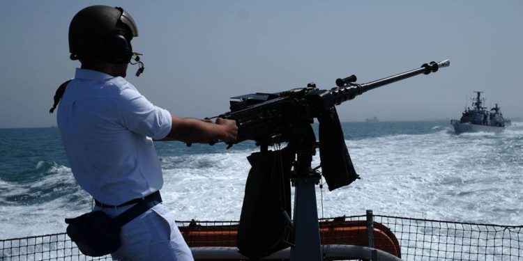 Marina israelí abre fuego contra un buque cerca de Gaza