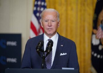 Biden anuncia que “EE.UU está listo para volver a comprometerse con Irán”