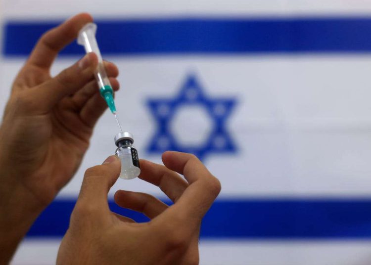 Israel entregará un millón de dosis de la vacuna contra el COVID a los palestinos