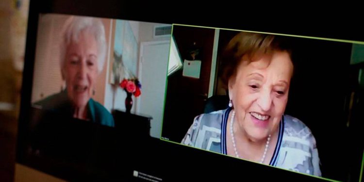 Dos supervivientes del Holocausto se reúnen después de 80 años