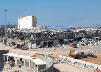 Primer ministro del Líbano advierte de "sustancias nucleares peligrosas" en instalación petrolífera