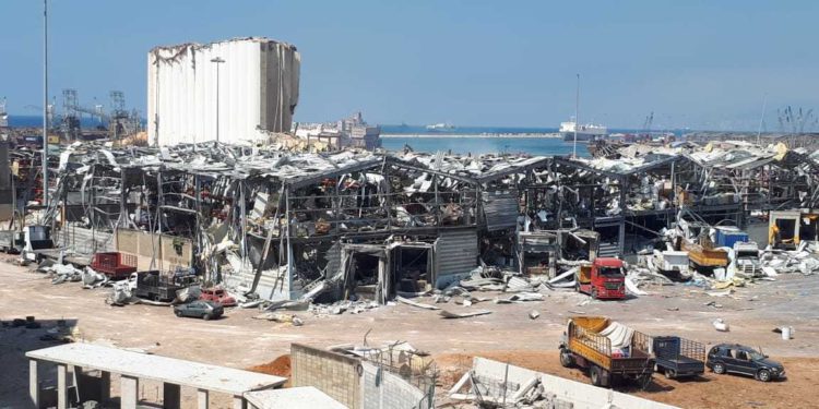 Primer ministro del Líbano advierte de "sustancias nucleares peligrosas" en instalación petrolífera