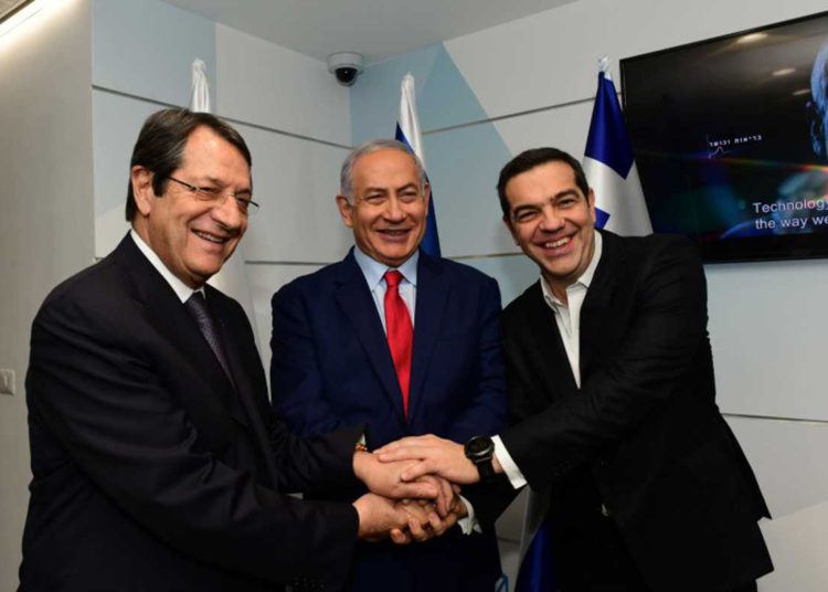 Israel, Chipre y Grecia acuerdan conectar sus redes eléctricas mediante un cable submarino