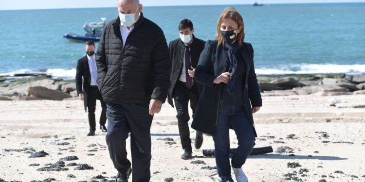 Derrame de petróleo frente a la costa de Israel fue 'terrorismo ambiental'