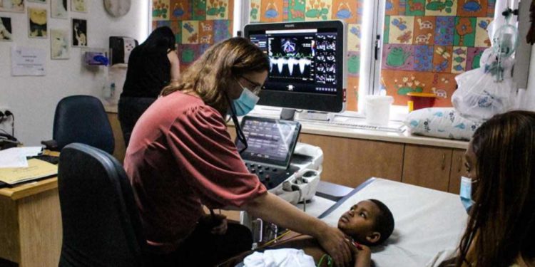 Niño etíope de 6 años operado del corazón en Israel