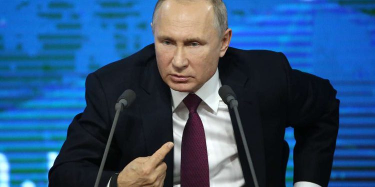 Putin firma la ley que le permite estar en el poder hasta 2036