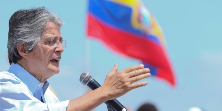 Ecuador espera un futuro mejor tras la derrota del castrochavismo