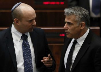 Lapid acepta que Bennett sea Primer Ministro en acuerdo de rotación