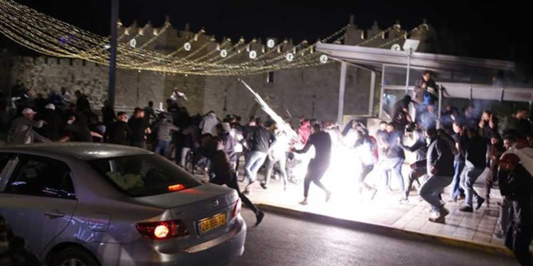 Ramadán: Musulmanes atacan a un judío en Jerusalén