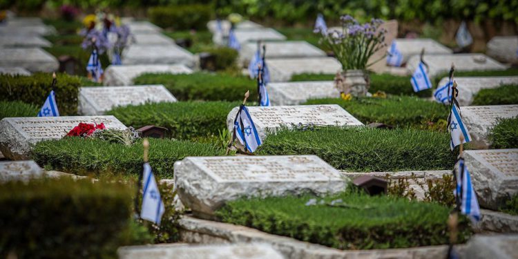 Familias pueden visitar tumbas de soldados caídos de Israel