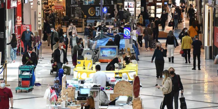 Los centros comerciales y mercados de Israel vuelven a la vida