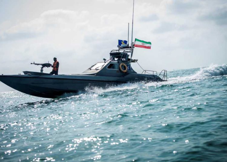 Barcos de Irán acosaron a la Guardia Costera de EE.UU en el Golfo Pérsico
