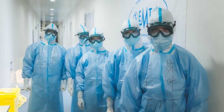 Funcionarios de China evitan recibir las vacunas del país