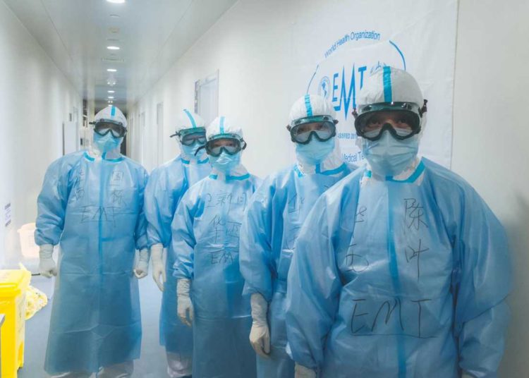Funcionarios de China evitan recibir las vacunas del país