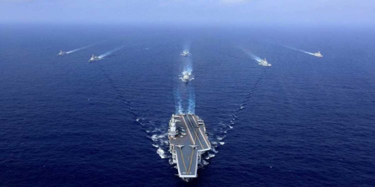 China y EE.UU. envían buques de guerra a aguas disputadas mientras aumentan las tensiones por el arrecife Whitsun