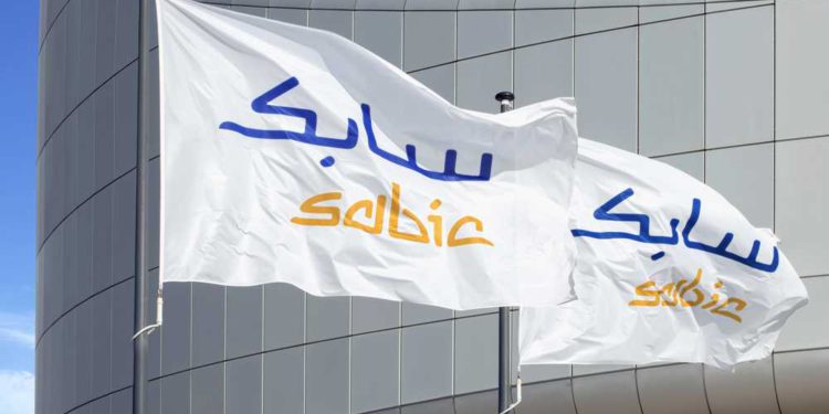 Aramco y SABIC reajustan ventas y marketing de sus productos