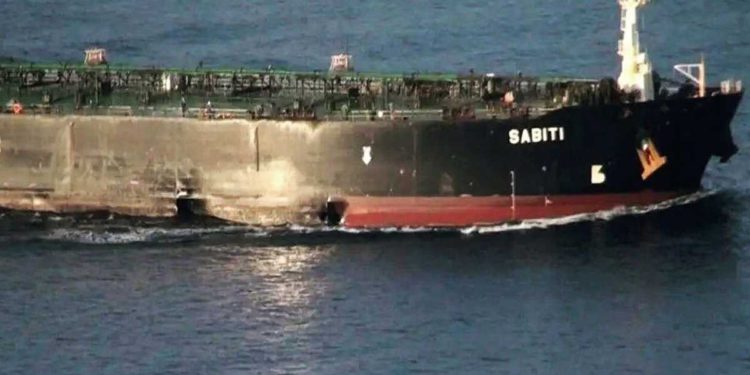 Irán afirma que barco atacado "por Israel" sufrió daños