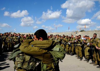 Israel retira mandato de uso de máscara para sus soldados