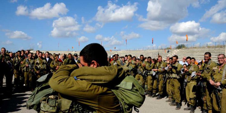 Israel retira mandato de uso de máscara para sus soldados