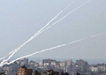 Terroristas de Gaza lanzan 3 cohetes a Israel