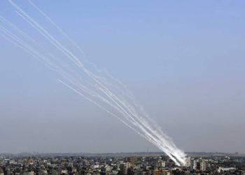 Más de 600 cohetes disparados desde Gaza a Israel