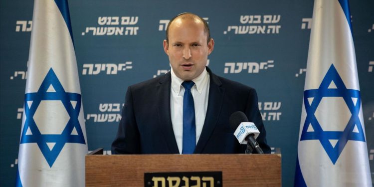 Bennett se compromete a formar gobierno con Yair Lapid