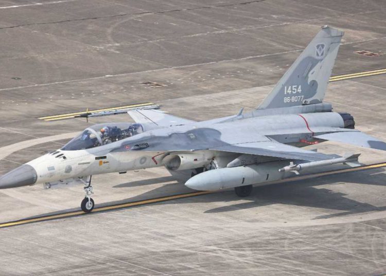 Por qué la Fuerza Aérea China sigue invadiendo el espacio aéreo de Taiwán